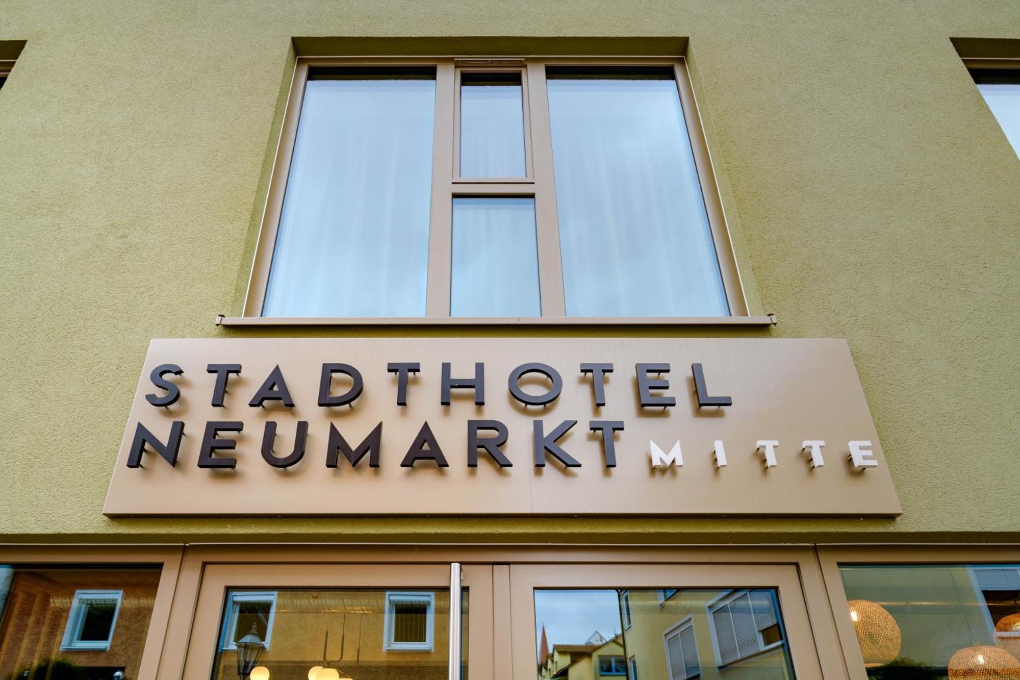 Stadthotel Neumarkt Mitte Neumarkt in der Oberpfalz Exteriör bild